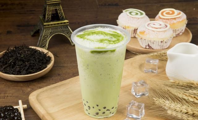 去奶茶店时,聪明人从不点这4种饮品,服务员:一看就是内行