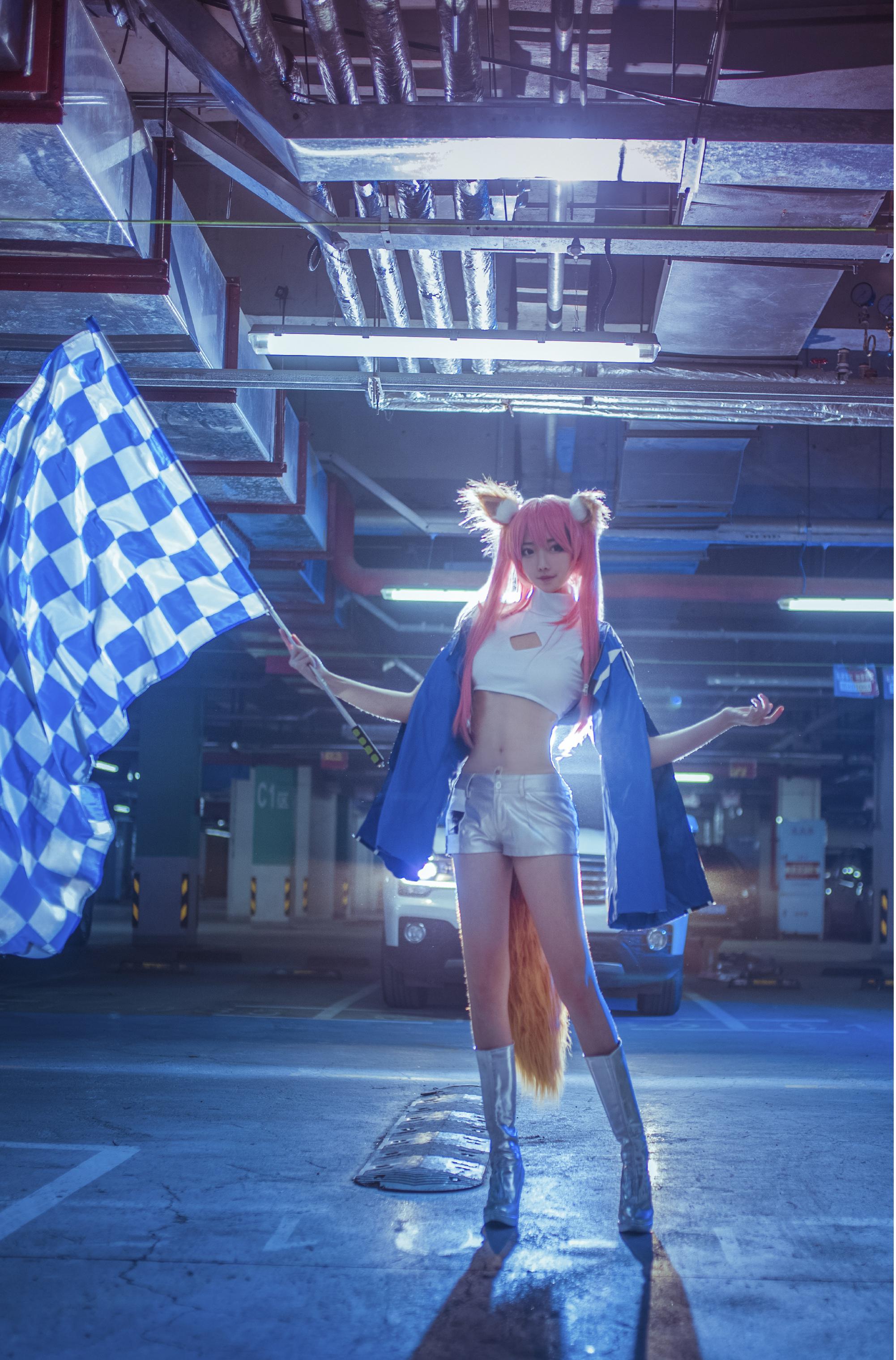 fgo玉藻前赛车服cos白腿比战旗高三分赛场气氛瞬间点燃