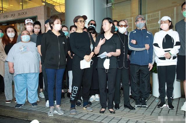 赌王为什么会让何超琼嫁给浪子许晋亨却不接受痴情的陈百强