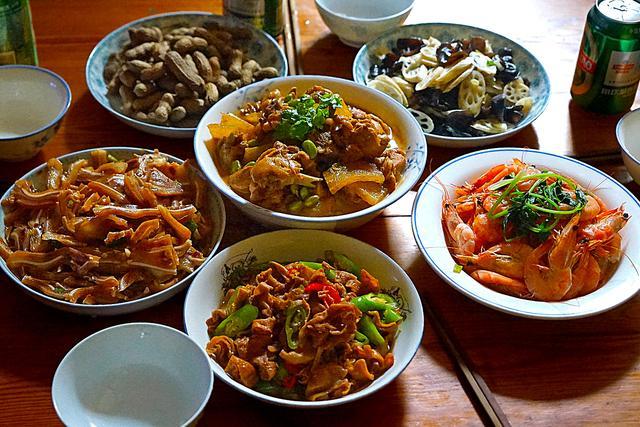 好心给婆婆过生日做了6菜1汤网友看完吐槽没硬菜太抠门了