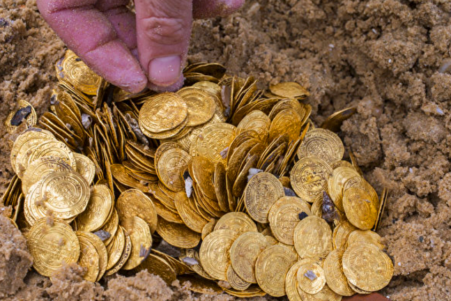 学生在土堆里寻到大量金币官方称其可购买数栋房屋