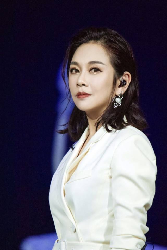 曾经的tvb女神,现在参加选秀勇气可嘉,姐弟恋婚姻羡煞旁人|陈松伶
