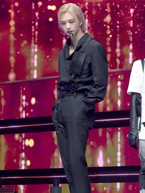 redvelvet最新舞台《psycho》live!台风也太稳了吧