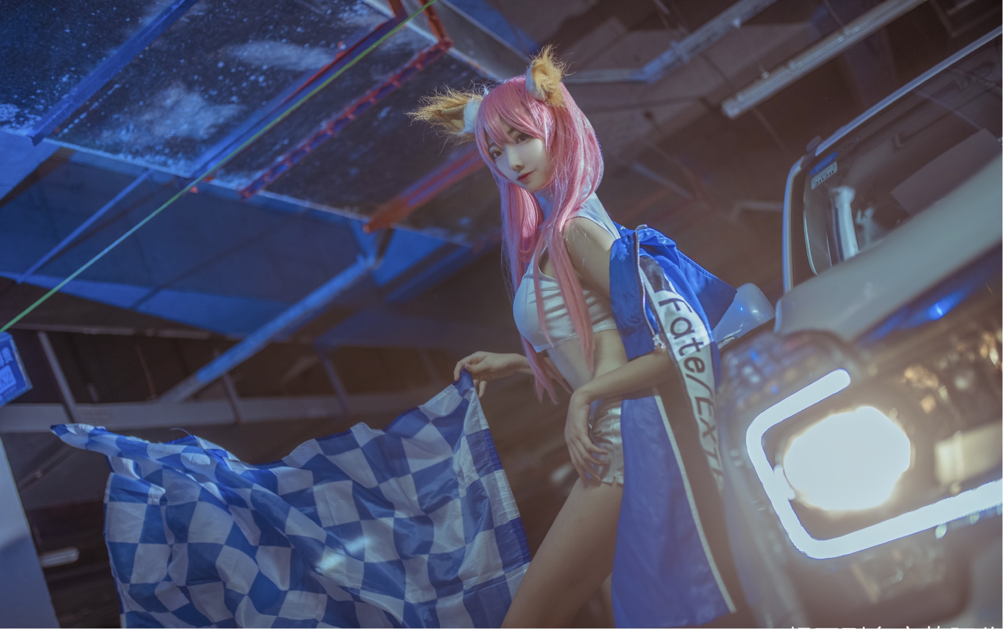 fgo玉藻前赛车服cos白腿比战旗高三分赛场气氛瞬间点燃