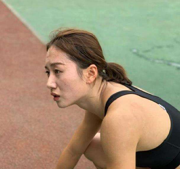 颜值与实力的较量,黄妍世锦赛选拔赛夺冠,女刘翔崭露头角!