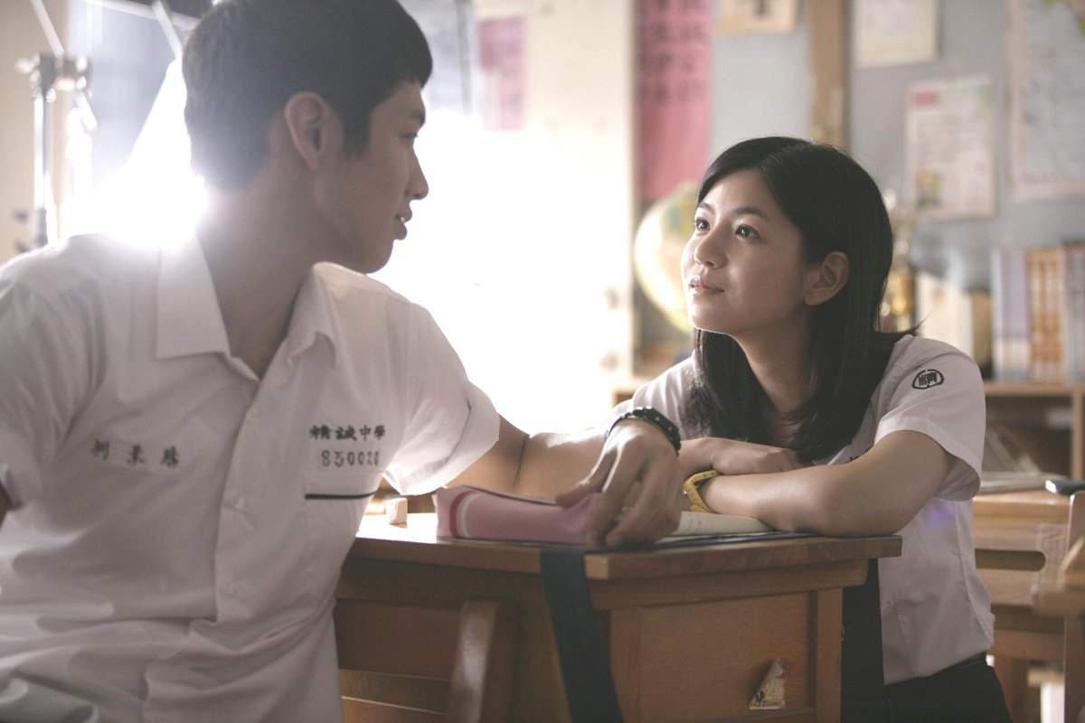 第七首:胡夏《那些年》今天,小编盘点了七首适合毕业季的歌曲,赶快