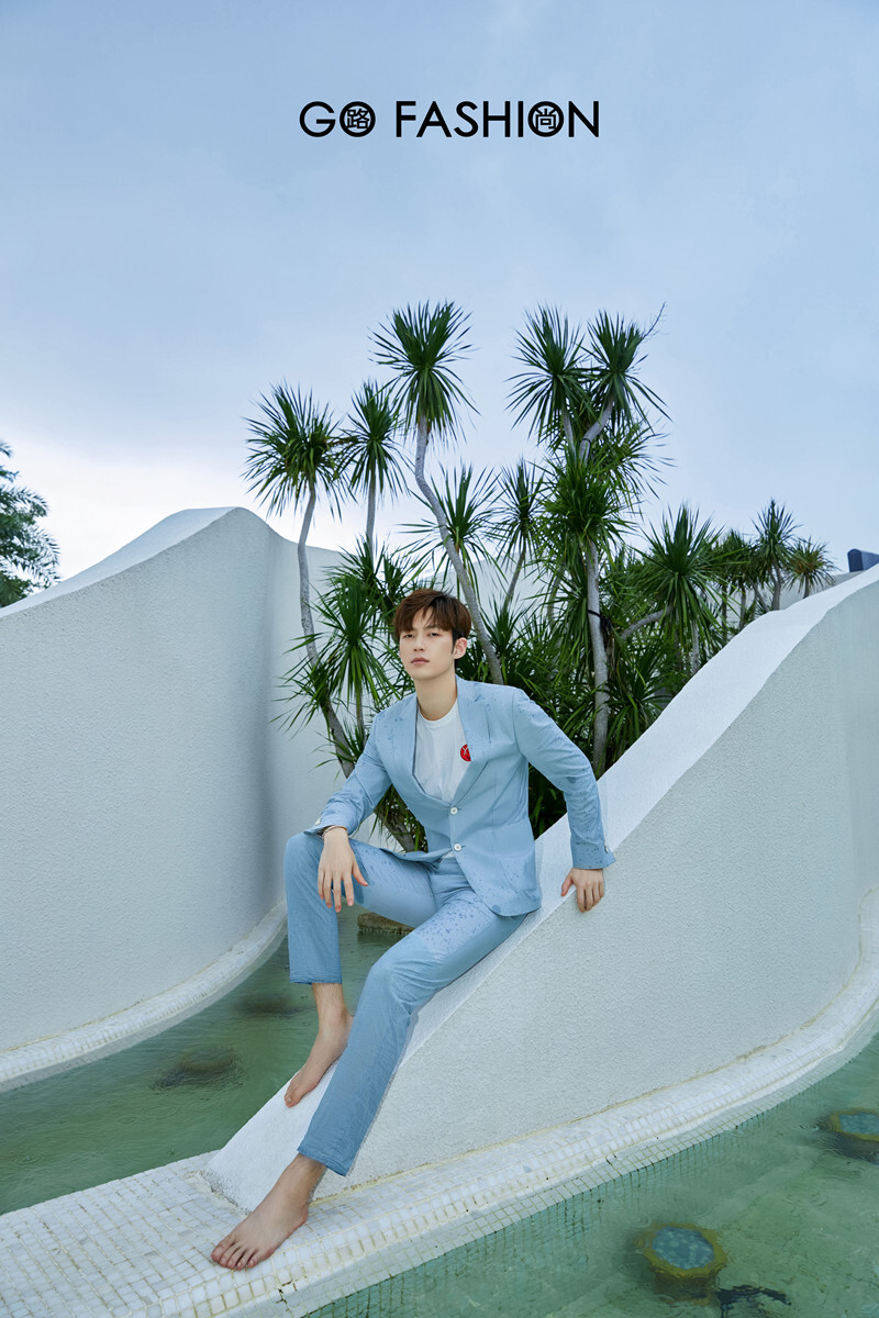 gofashion路尚携手演员董力 共赴阳光沙滩的三亚海岛之旅