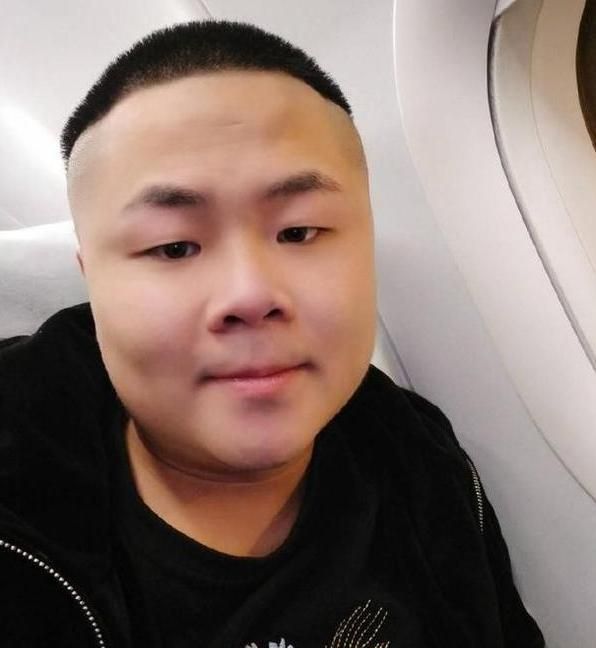 被撞脸最多的明星非岳云鹏莫属,男版女版小孩版,个顶个的像