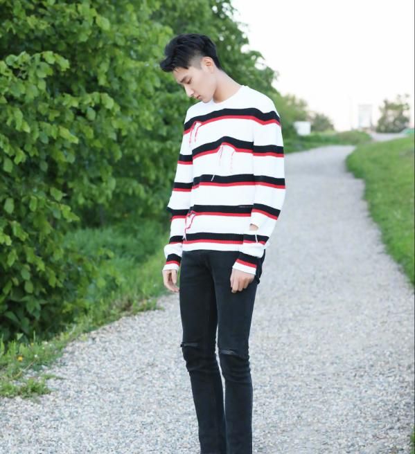 这个问题在于小彤的身上基本不会出现,因为190cm的身高,完全可以抵消