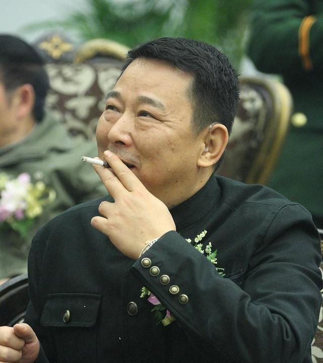 刘勇2013年被抓,刘汉2015年被判处死刑并立即处决.