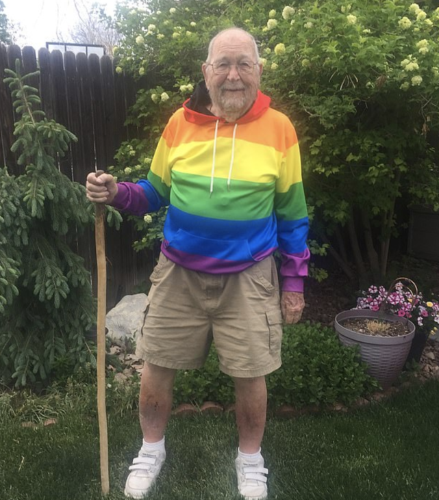 肯尼斯·费尔特斯90岁的肯尼斯·费尔特斯住在美国科罗拉多州丹佛市外