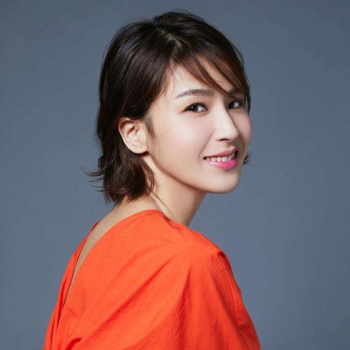 记得那个《终极一班》的雷婷嘛?今30岁短发变长发简直美得不像话