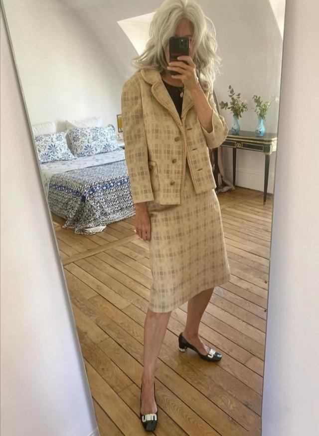 法国“酷老太”穿搭很时髦，潇洒又潮流，活成女人最想成为的样子休闲区蓝鸢梦想 - Www.slyday.coM