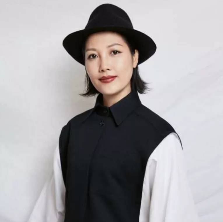 郑秀萍安正时尚集团股份有限公司创始人之一小红花其实跟"明心净心"一