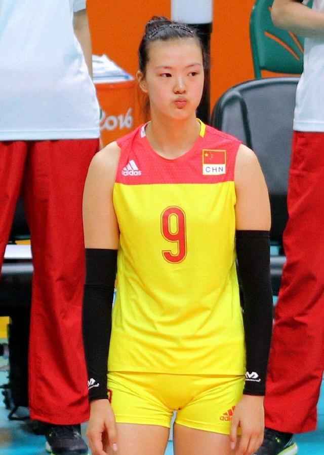 张常宁赛场照比生活照更美运动之后脸色通红有一种英气之美