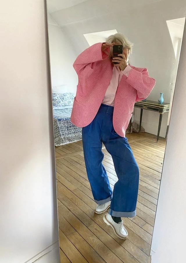 法国“酷老太”穿搭很时髦，潇洒又潮流，活成女人最想成为的样子休闲区蓝鸢梦想 - Www.slyday.coM