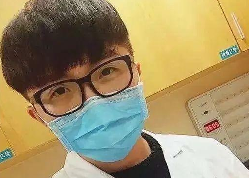 毛不易:当实习护士的这段期间,是我最迷茫的日子