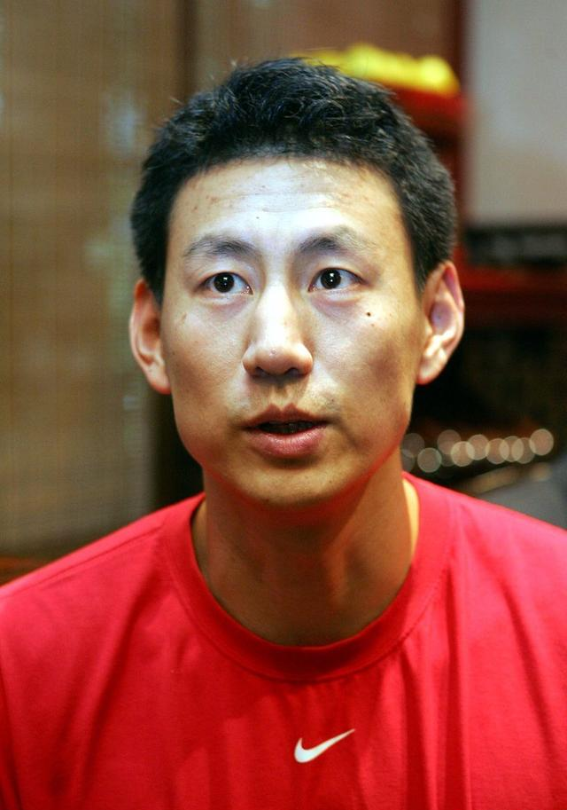 45岁妻子高龄生娃,女儿9个月儿子18岁