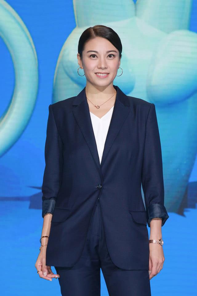 她曾是刘恺威公开过的前女友,如今41岁仍旧单身,但身材真少女|廖碧儿