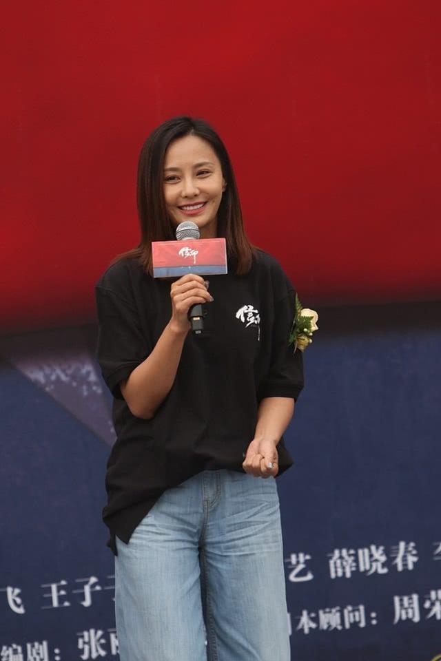 马雅舒近照也太会保养了,二婚女人中,她过的是真幸福