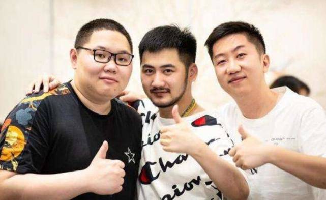 火线妹视频大火被换成各大主播的脸pdd和茄子的最魔性