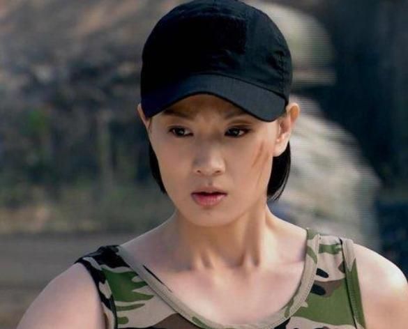 被誉最美军花因把吴京撂倒而成名35岁嫁班长太幸福