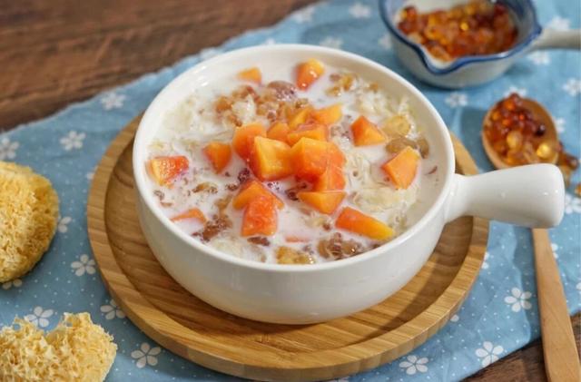 夏日养颜甜品,桃胶木瓜牛奶,在家就能做,满满的胶原蛋白