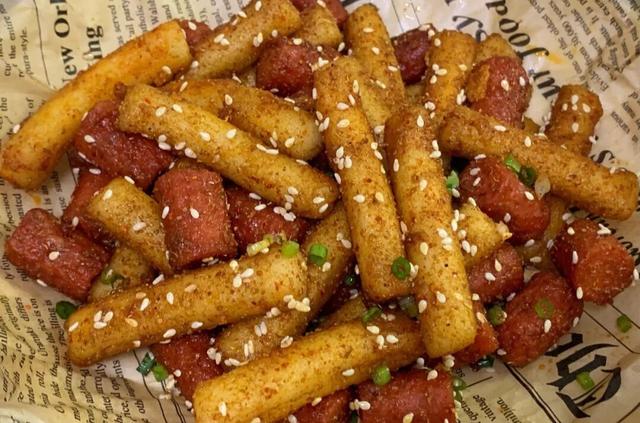 外酥里糯的香辣孜然火腿手指年糕一口一个怎么吃都吃不够