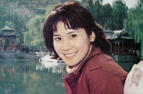 她曾红极一时,为拍戏而选择离婚,如今61岁仍单身