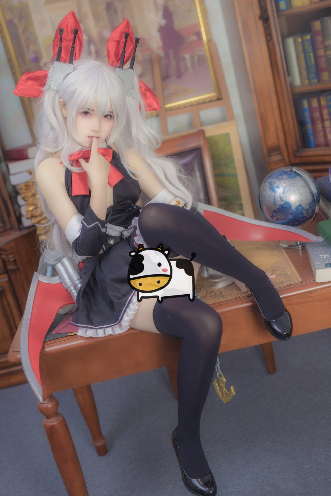 碧蓝航线吸血鬼cos,这咬手指的动作,也太萌了吧!