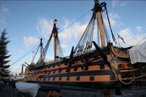 军舰想横跨太平洋,在不补给前提下,恐怕也只有美国核动力航母了