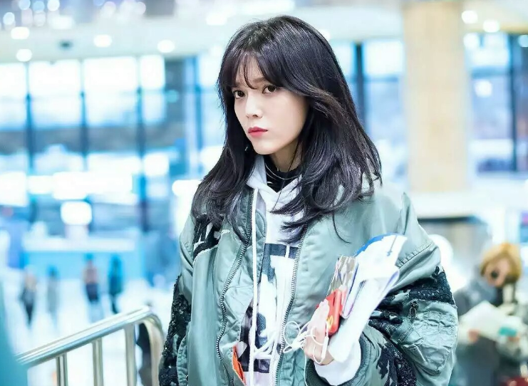 aoa权珉娥自曝遭队内霸凌10年,队长疑似回应后,本尊又晒割腕照|申智珉