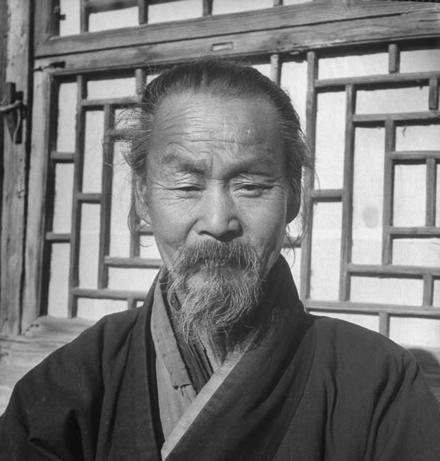 80年前的道士:与和尚截然不同,个个仙风道骨,图8才是华山论剑
