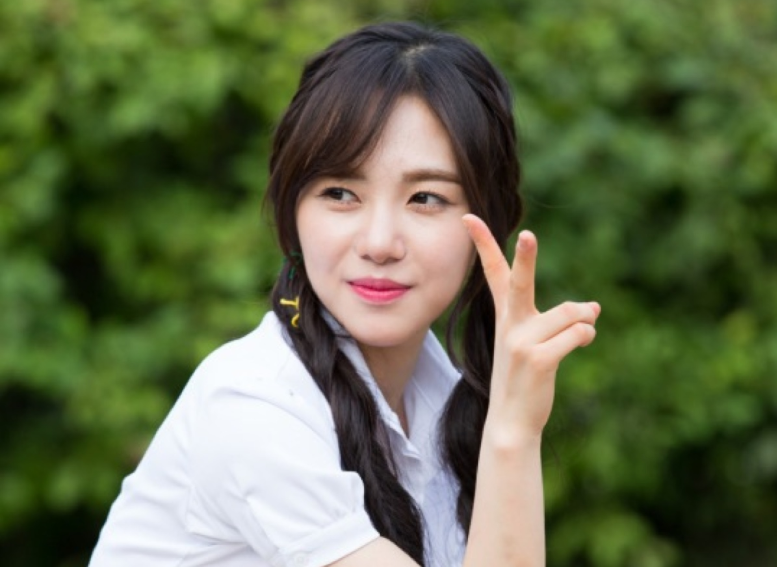 aoa权珉娥自曝遭队内霸凌10年,队长疑似回应后,本尊又晒割腕照|申智珉