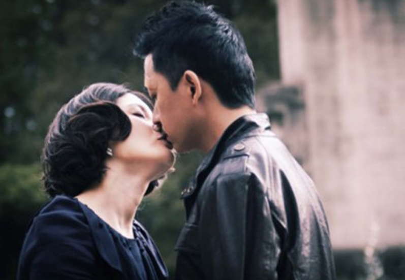 胡可和潘粤明拍吻戏,沙溢带全家一起看,把安吉安排得明明白白