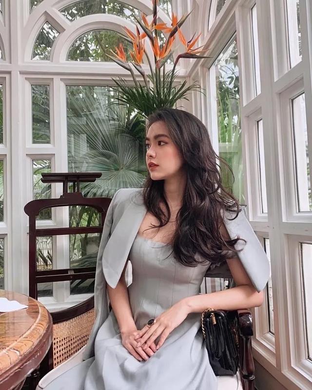 中越混血女神走红网络有颜又有才19岁就靠自己的能力买房