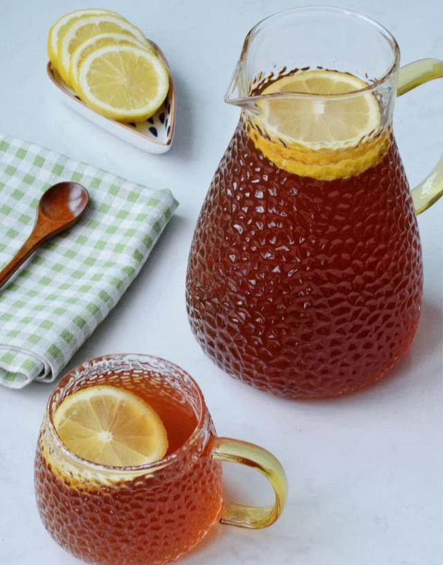 手把手教你做蜂蜜柠檬冰红茶,比卖的还要好喝,干净又卫生