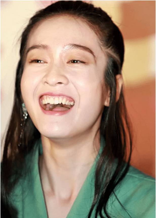 女明星大笑瞬间,唐嫣夸张热巴认不出,看到最后一位:拯救了太阳系