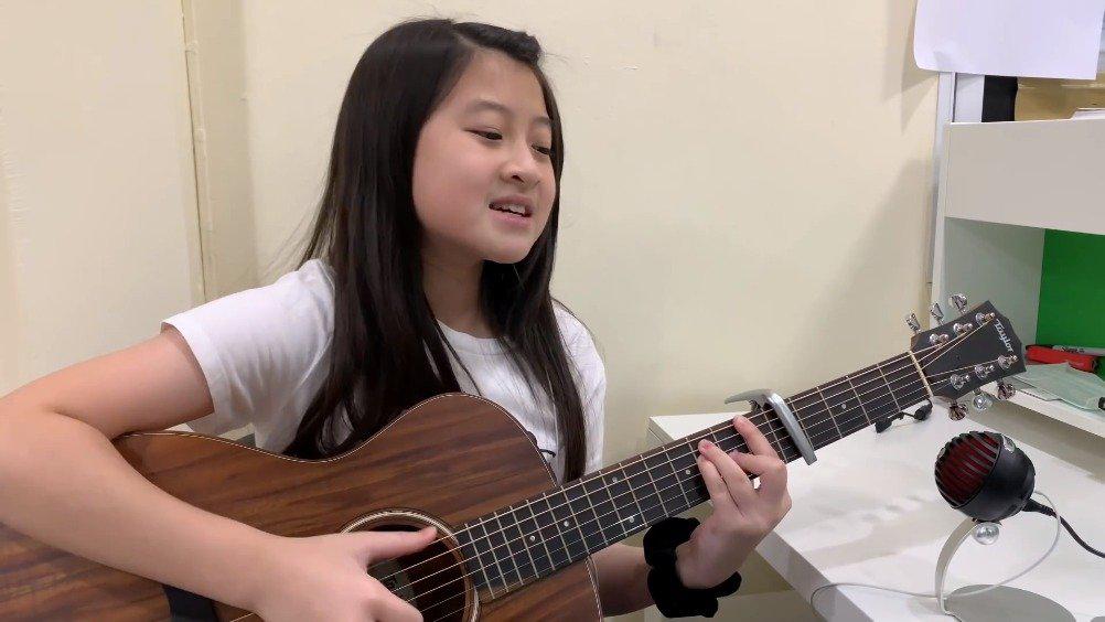 进来听漂亮妹妹唱歌15岁泰国女孩gailsophicha不仅精通