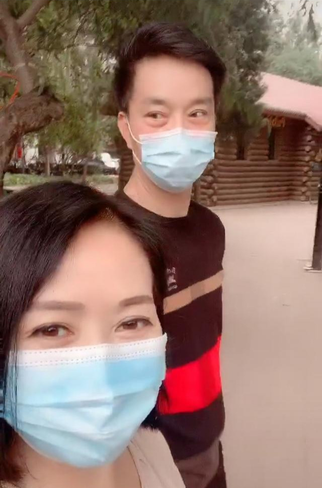 乡村爱情玉田娘与小4岁丈夫同框近照网友比赵四强太多