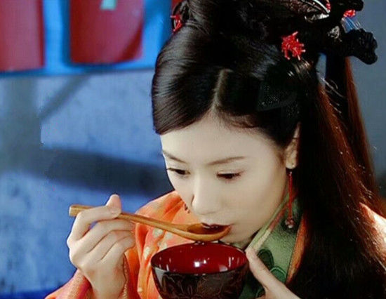 古装美人喝药什么样梁洁画风突变高圆圆反差萌太美