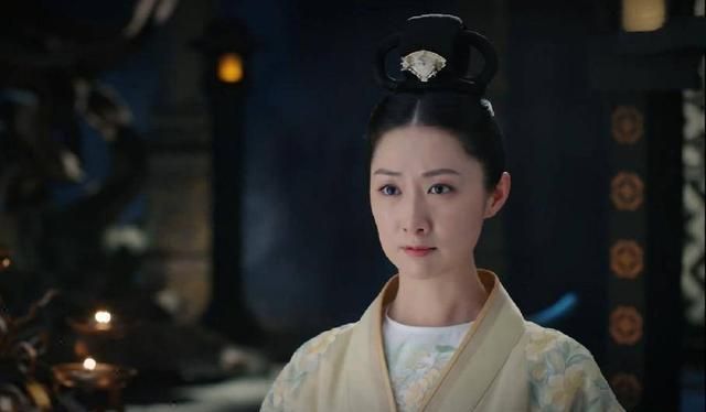 《锦绣南歌》里的小丫鬟,人气曾不输李沁,还演过《回家的诱惑》