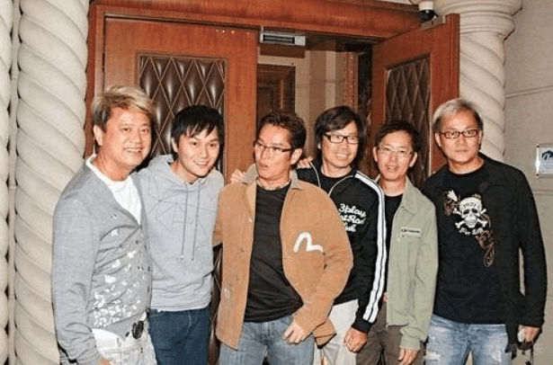 他带出谭咏麟,亏欠张国荣,与周星驰闹掰,今70岁生活幸福