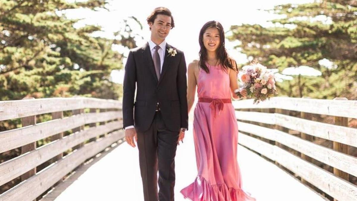 女儿嫁进美国排名第4豪门王伟忠送女婿充满父女回忆老表