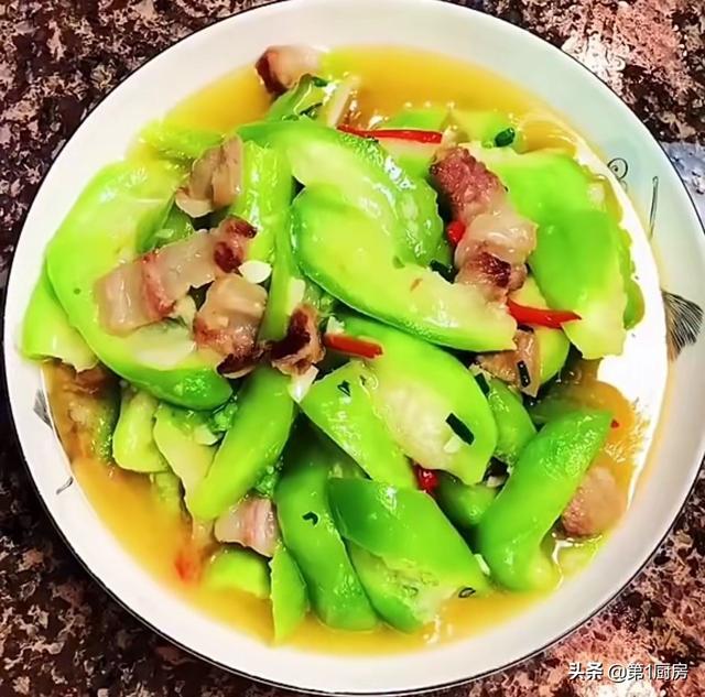 厨师长教你丝瓜炒肉片,这样做营养又美味,大人孩子都爱吃