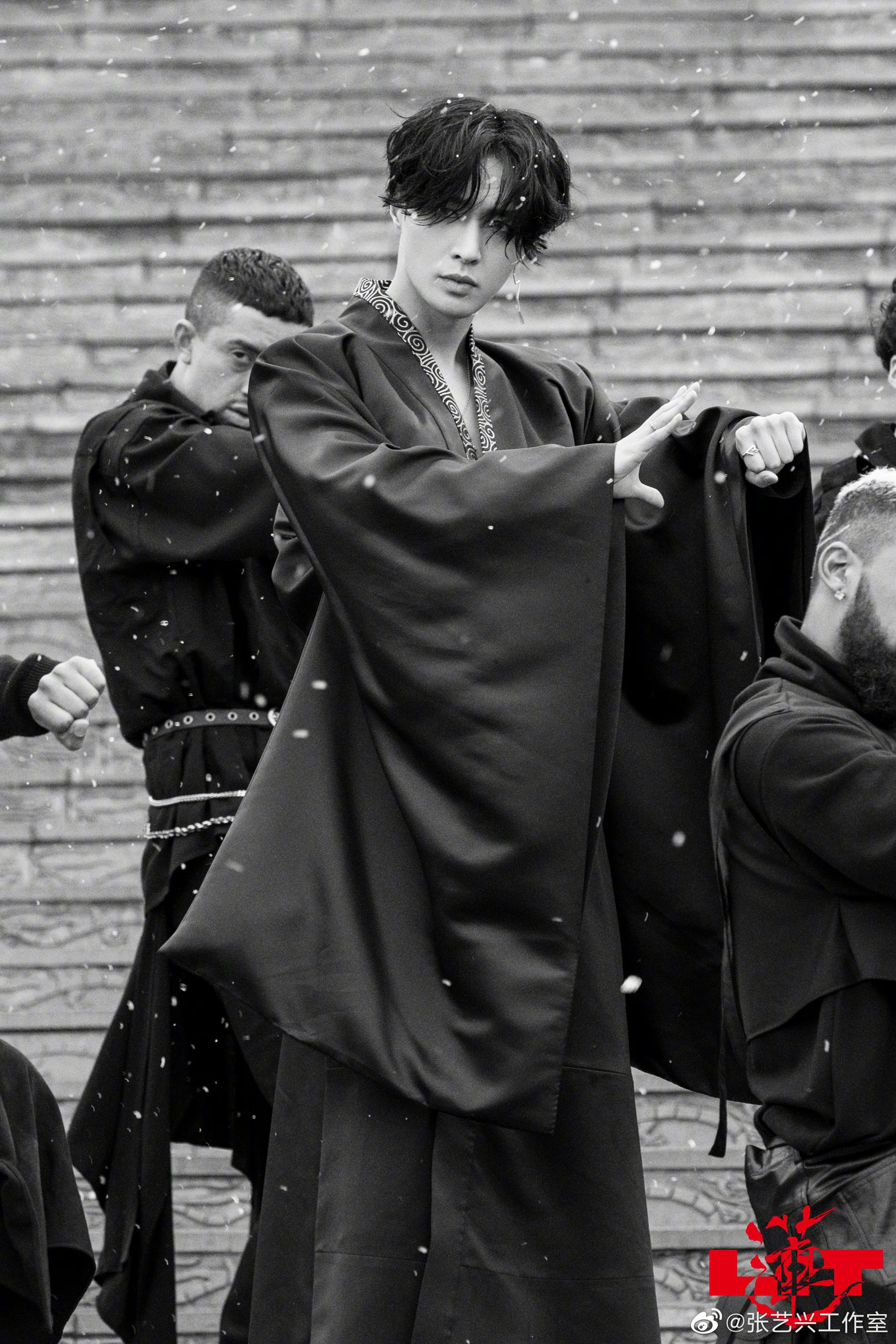 张艺兴第四张个人专辑《莲》平台销量突破2000000