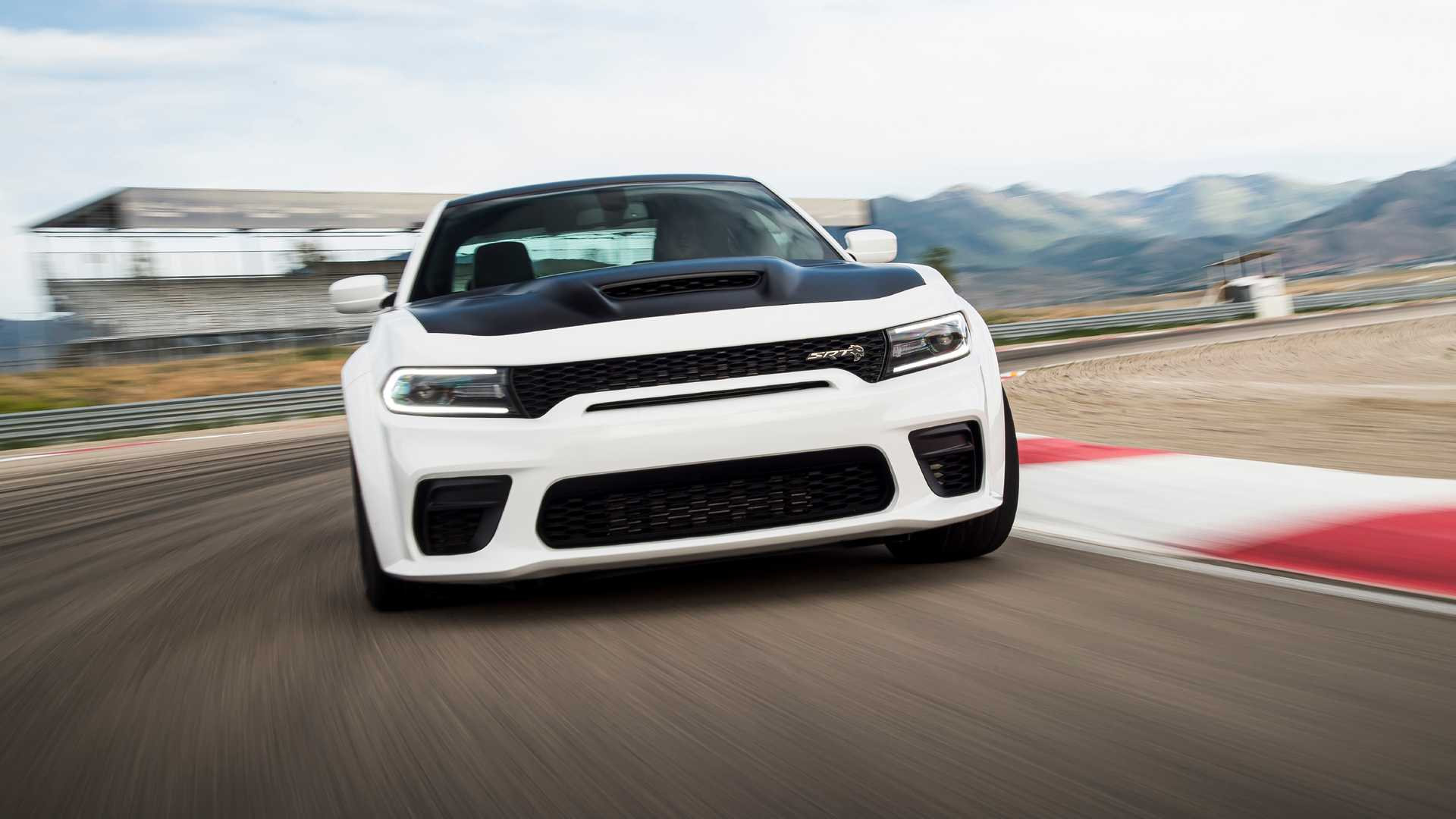 得了红眼的地狱猫道奇发布全球最快四门车快到你翻白眼