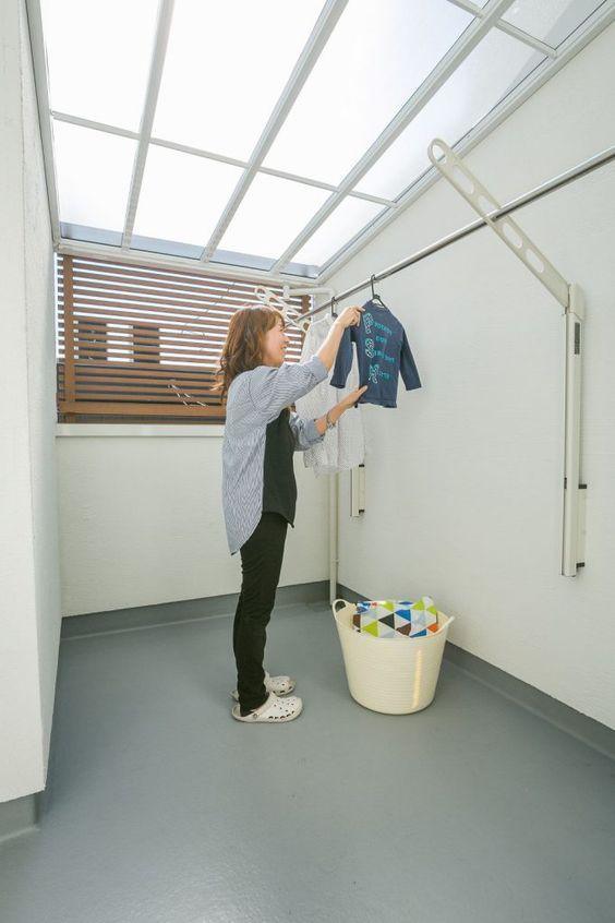 我直接装根杆子在玻璃顶下,晒衣服淋不着雨|框架|阳光房|晾衣杆_新浪