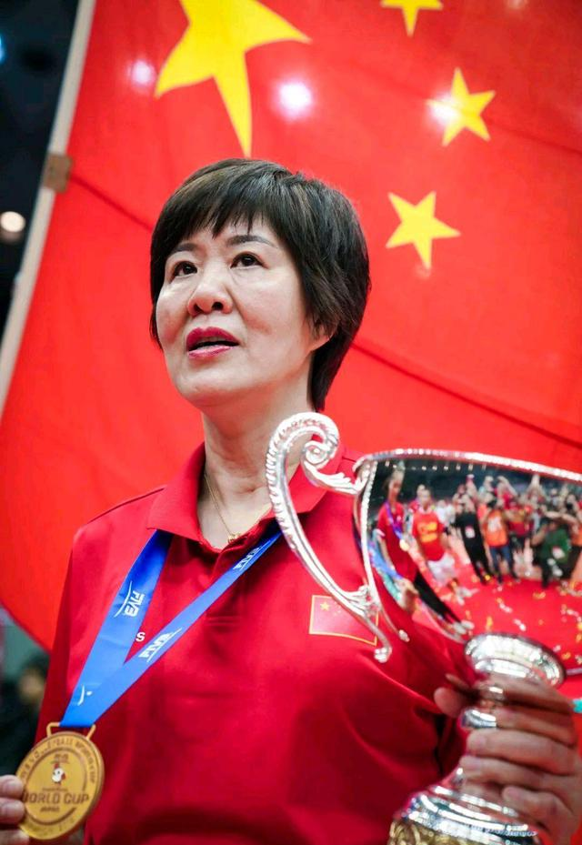 郎平经历了很多事情,一句话,让她确定回中国重新执教女排|郎平|女排|