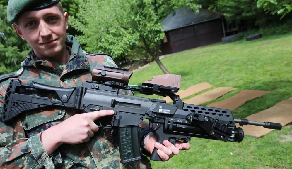 德国新单兵装备系统一套95万g36秒变科幻步枪还能再战20年